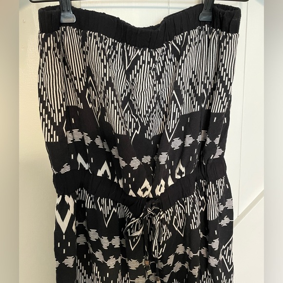 Valleygirl Strapless Black and White Patterned Jumpsuit Size 10 - Picture 2 of 10